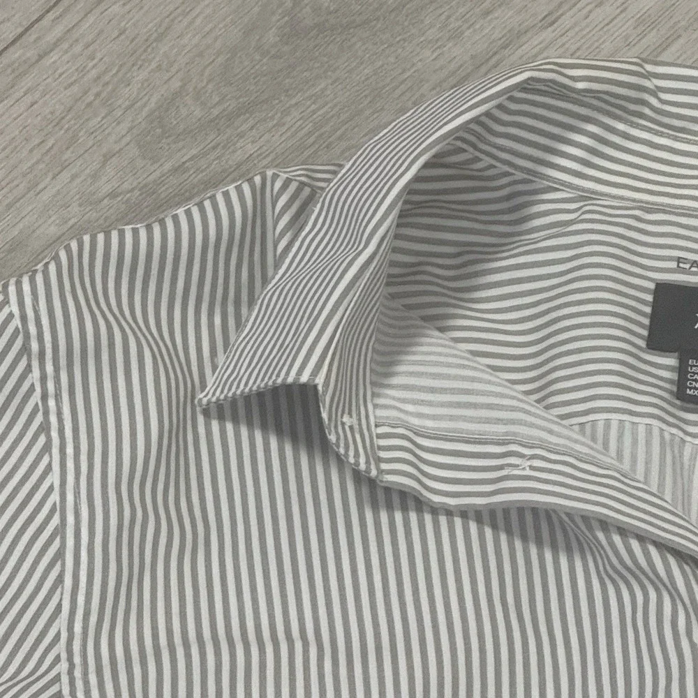 H&M Mens Easy Iron Button Down Shirt Size Medium Stripes Long Sleeve